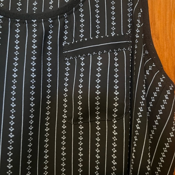 Women's Loft Black with Blue Detail Sleeveless Top Petite Size Small - Picture 3 of 5